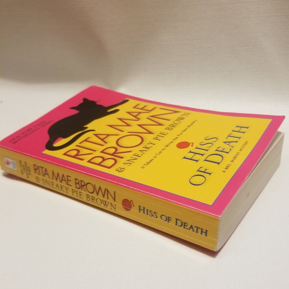 $5 if part of bundle, Rita Mae Brown's Hiss of Death paperback - Picture 4 of 4